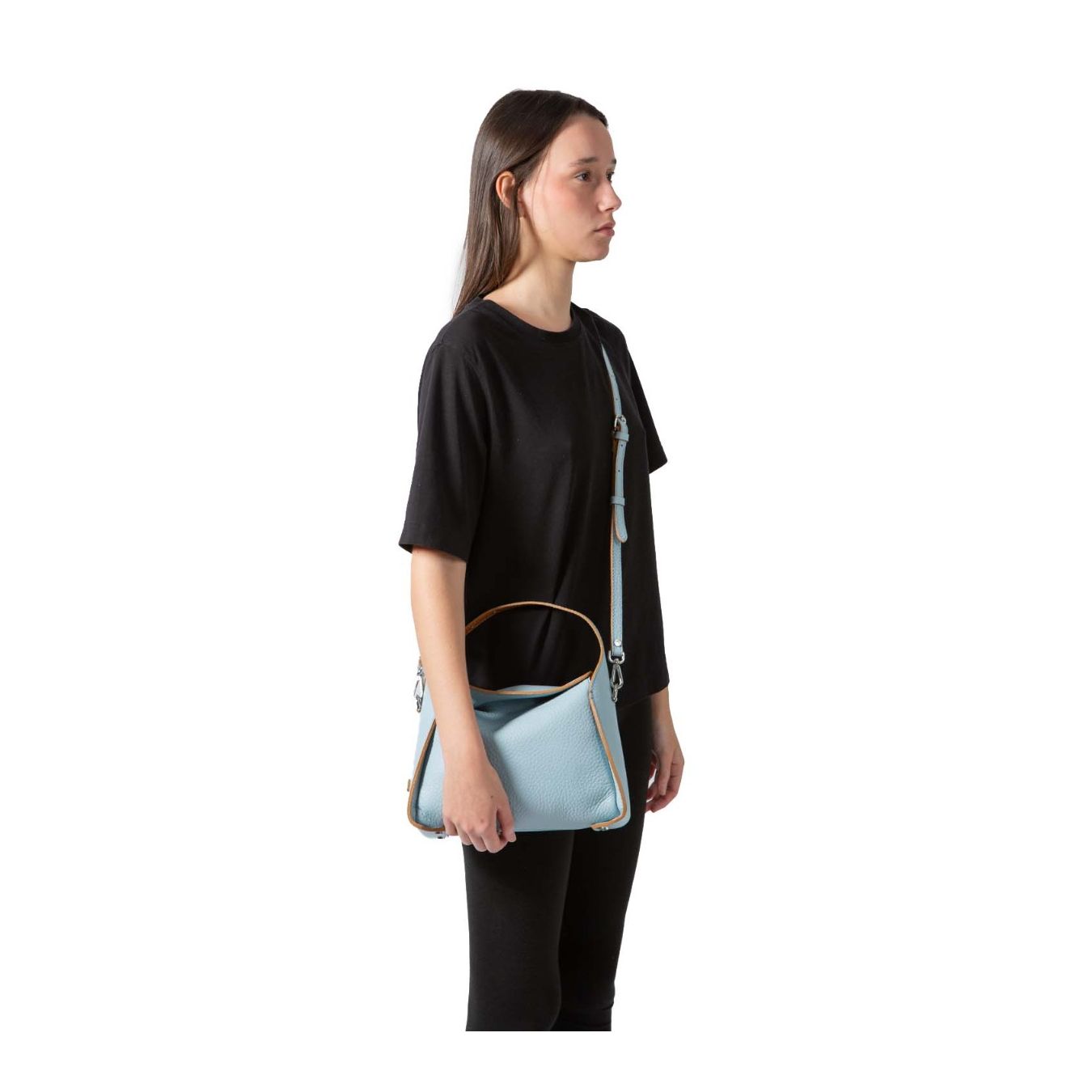 borsa PENELOPE sky indossata