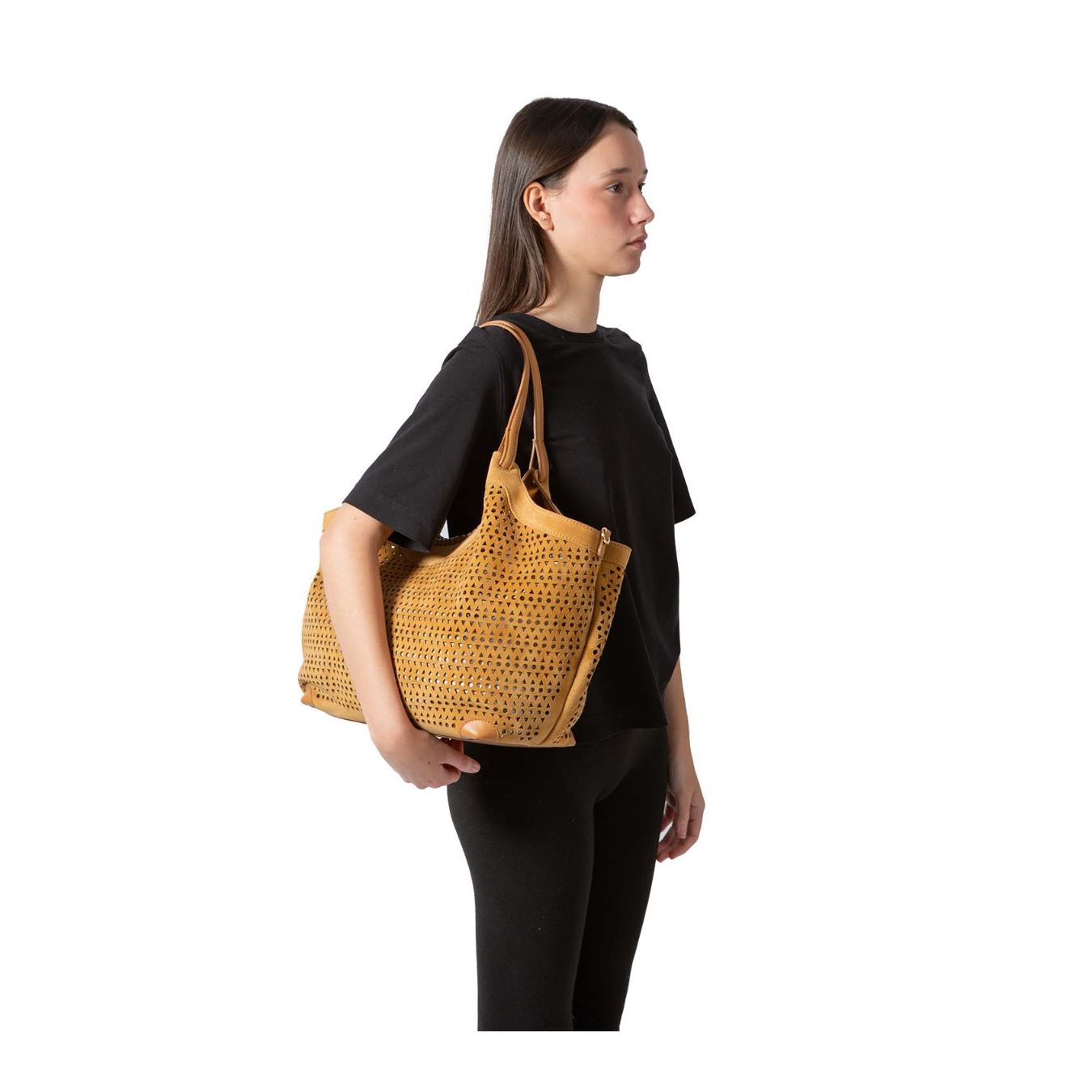 borsa dua indossata