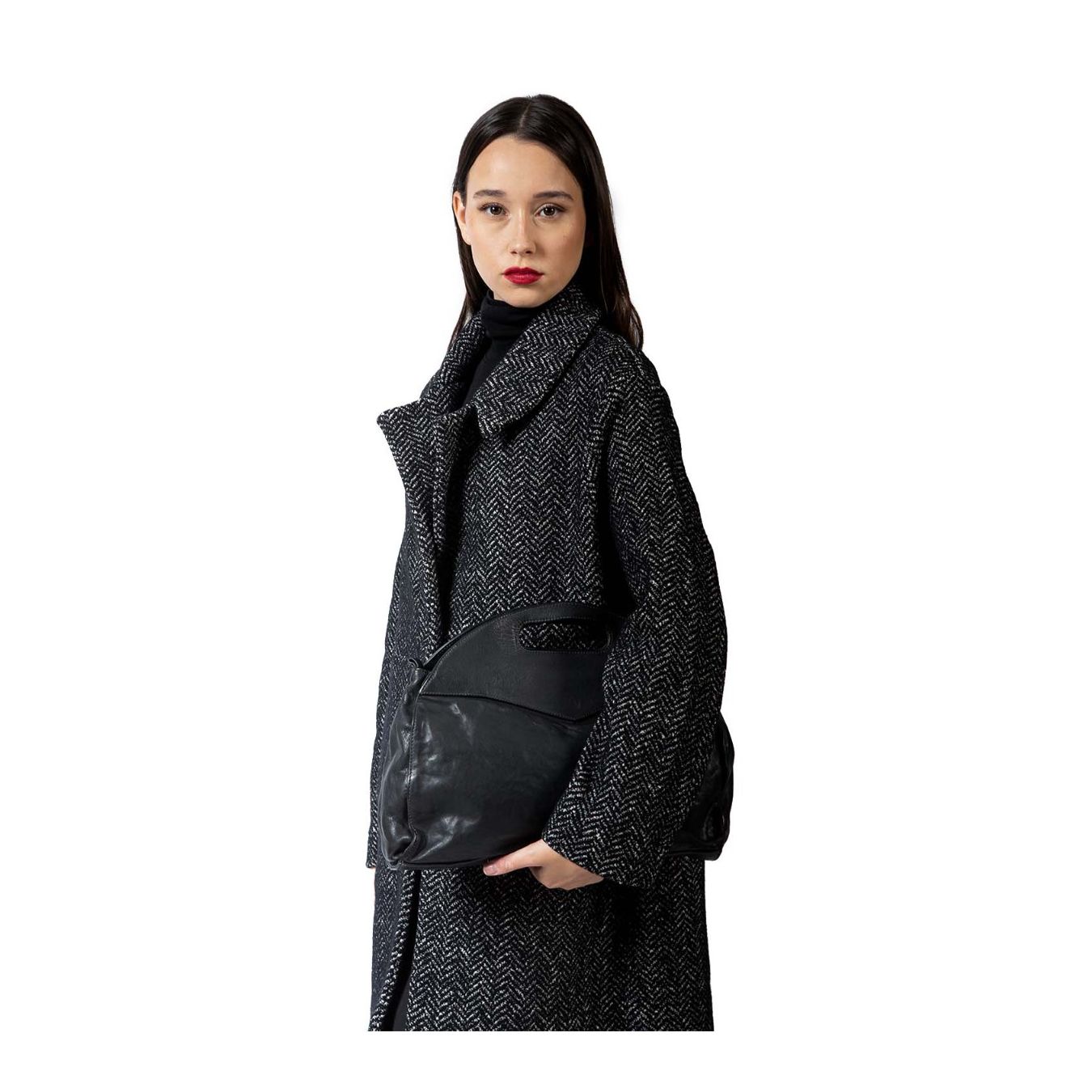 101 meme shopper GISELLA in pelle nera indossata