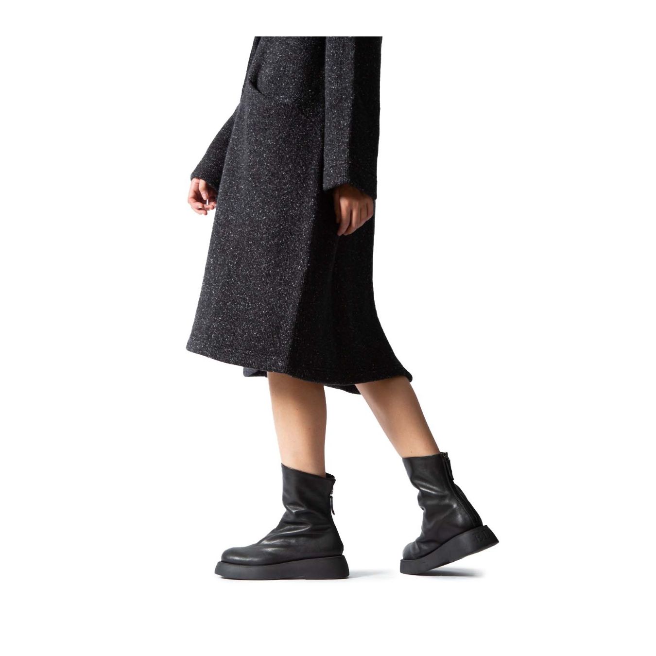 biker platform in pelle nera indossati