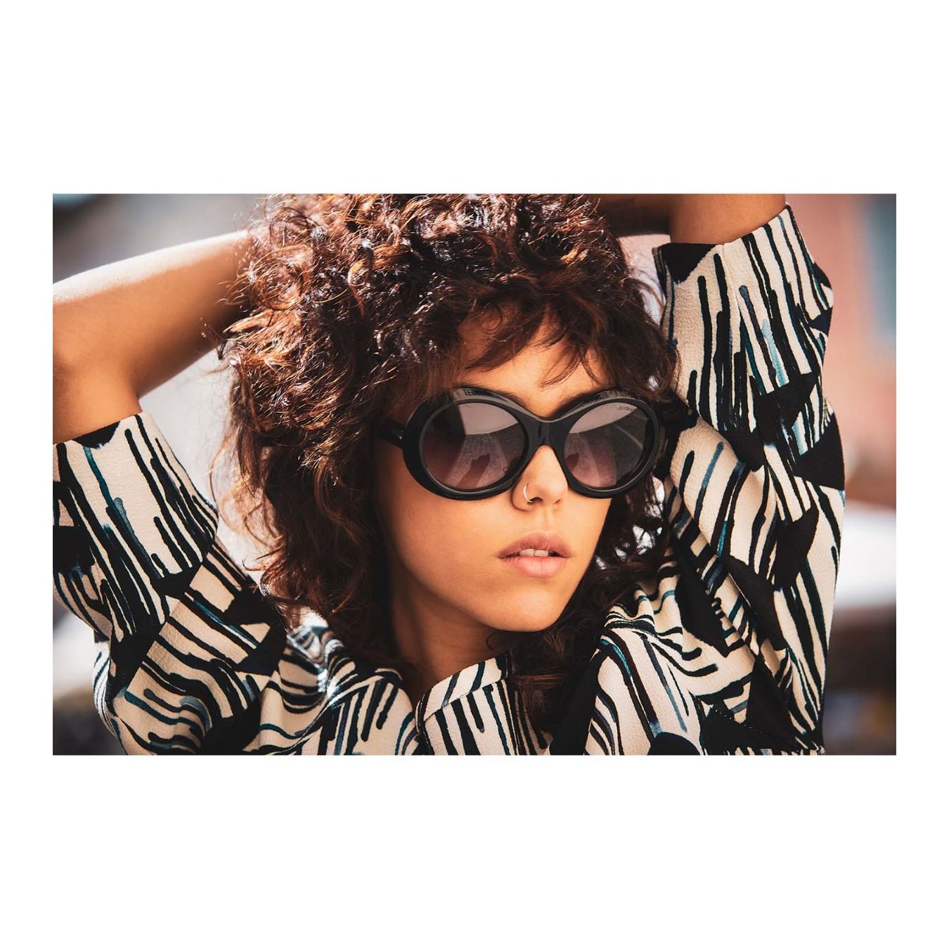 occhiali audrey pvc nero indossati