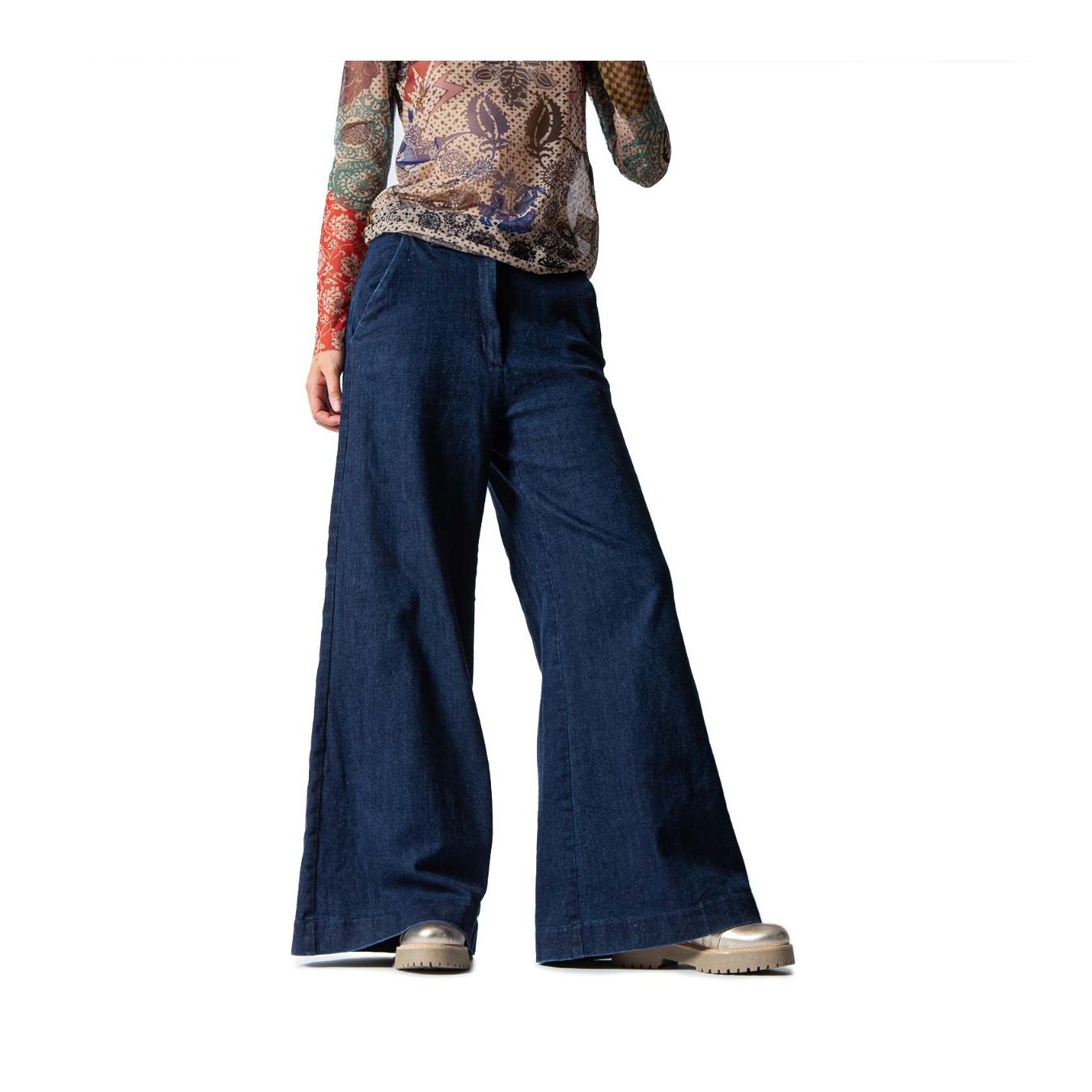 biker KUNI NO LACE in pelle vaniglia indossato