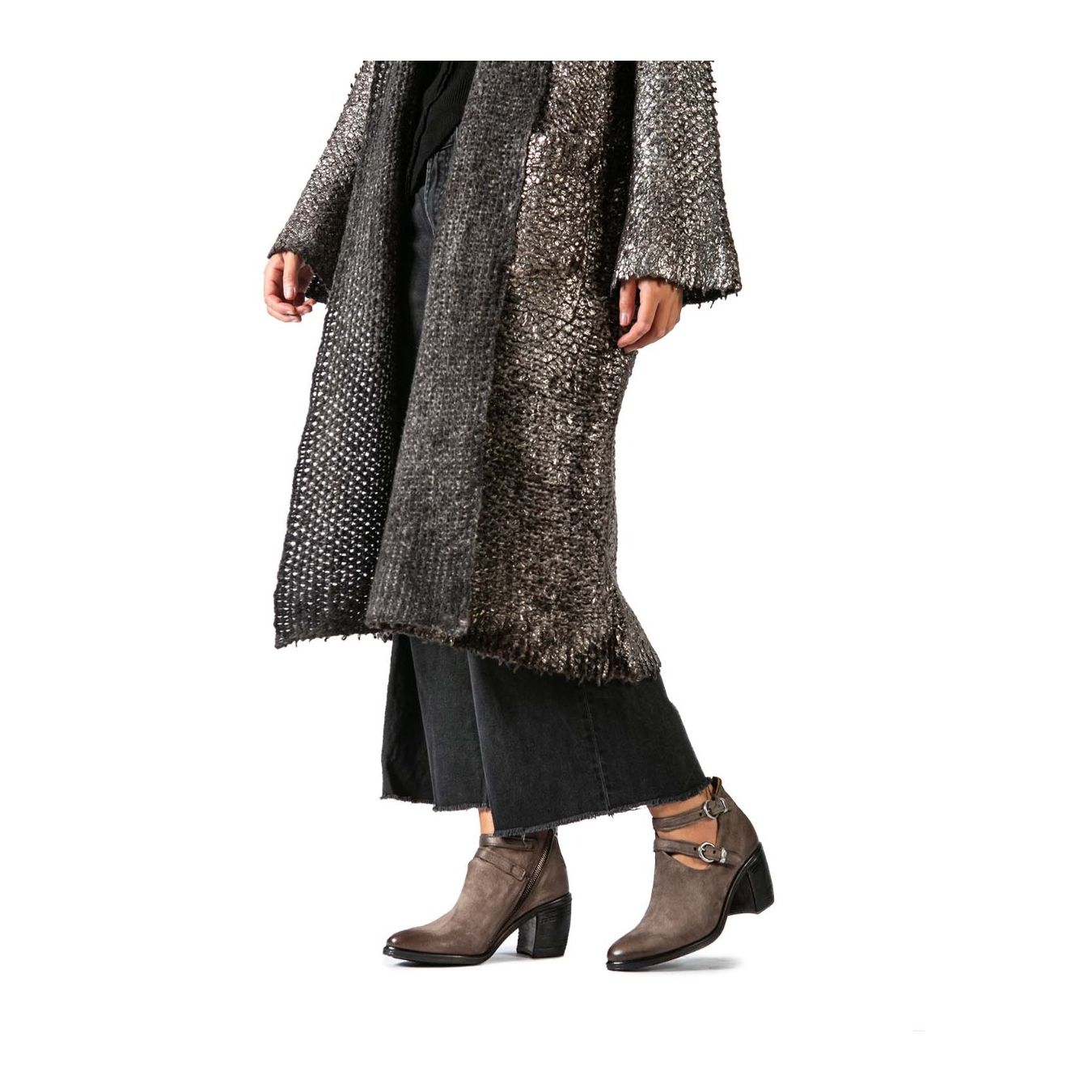 stivaletto RITHM fibbie in pelle smoke indossato