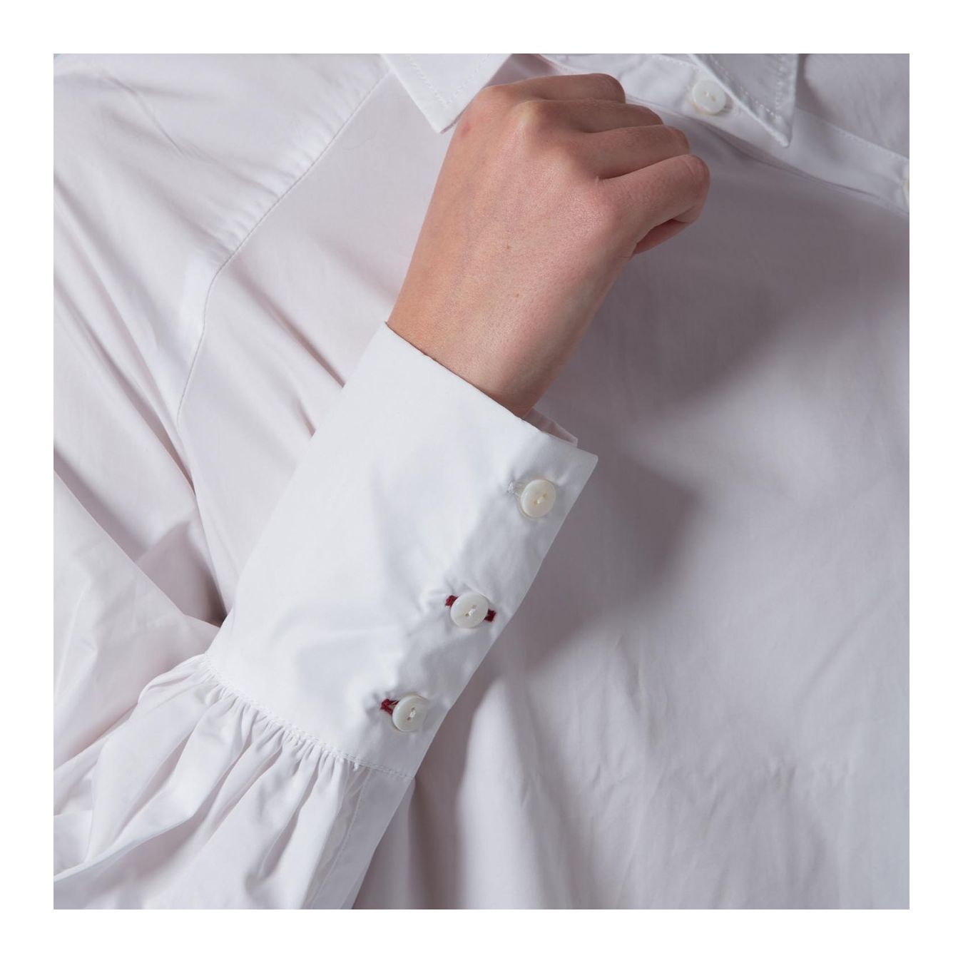 blusa AIKO in cotone bottoni
