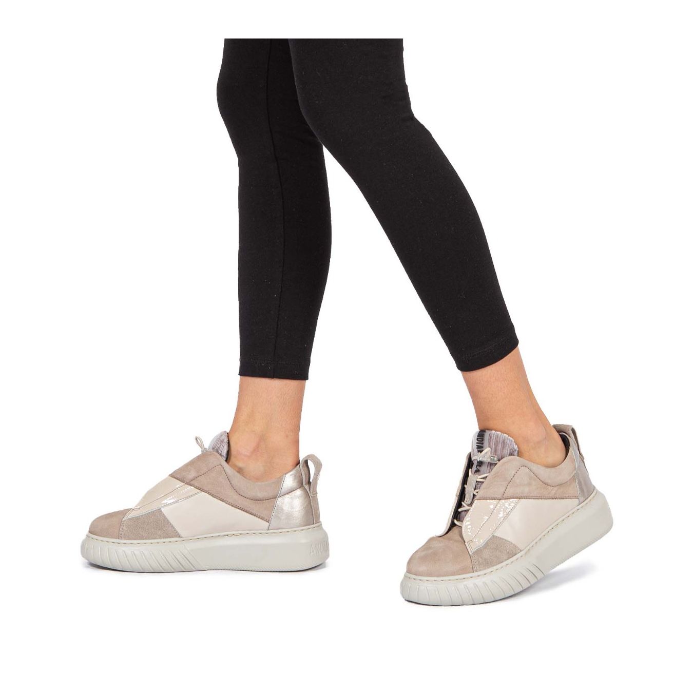 sneakers libi indossato