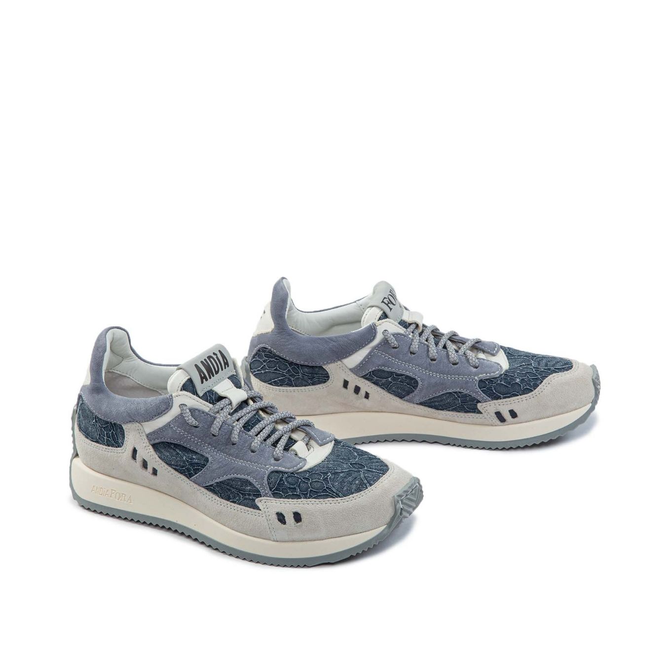 sneakers HOTY FLOWERS in camoscio blu lato