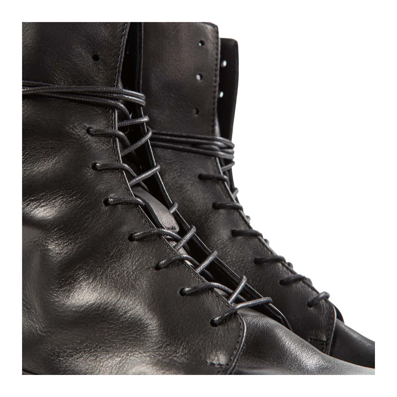 anfibio alto fondo vibram in pelle nera lacci