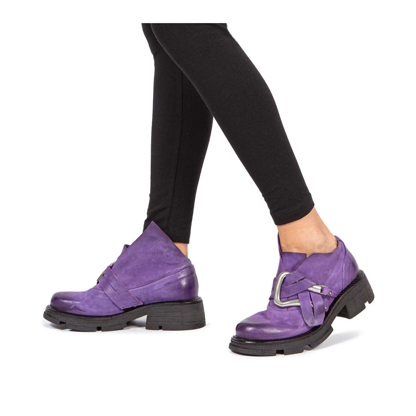 slipon indossata viola