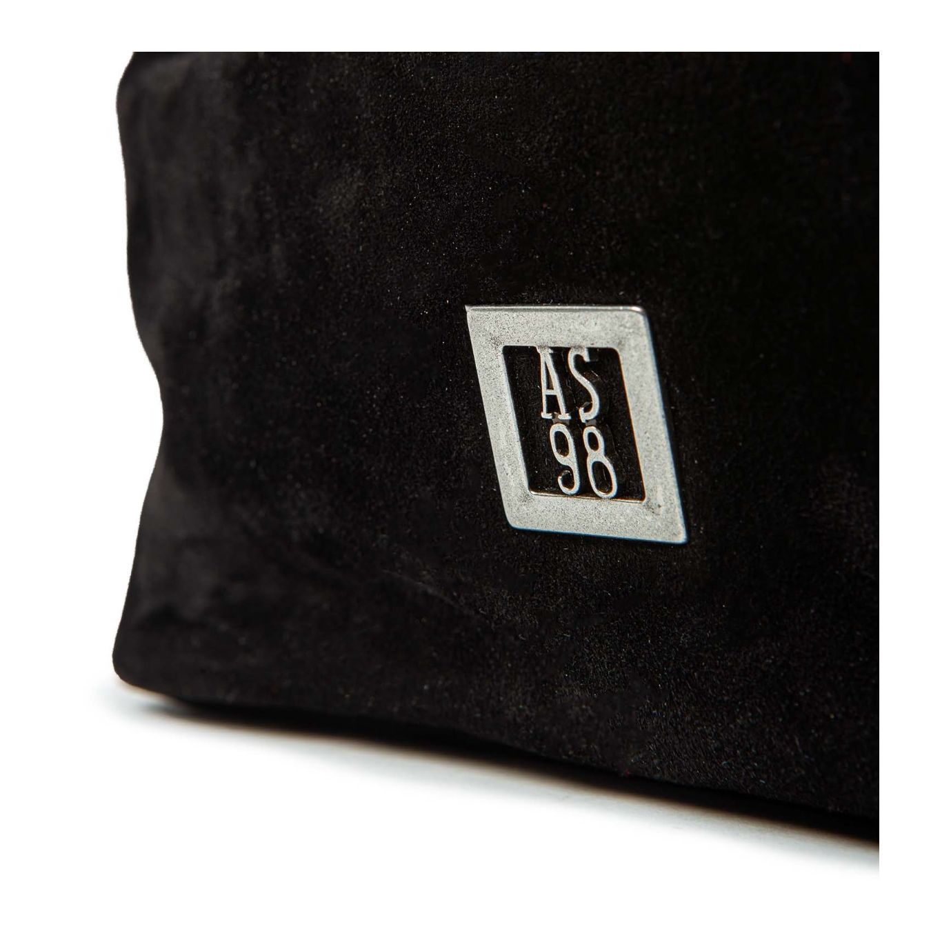 as98 clutch in camoscio nero  logo