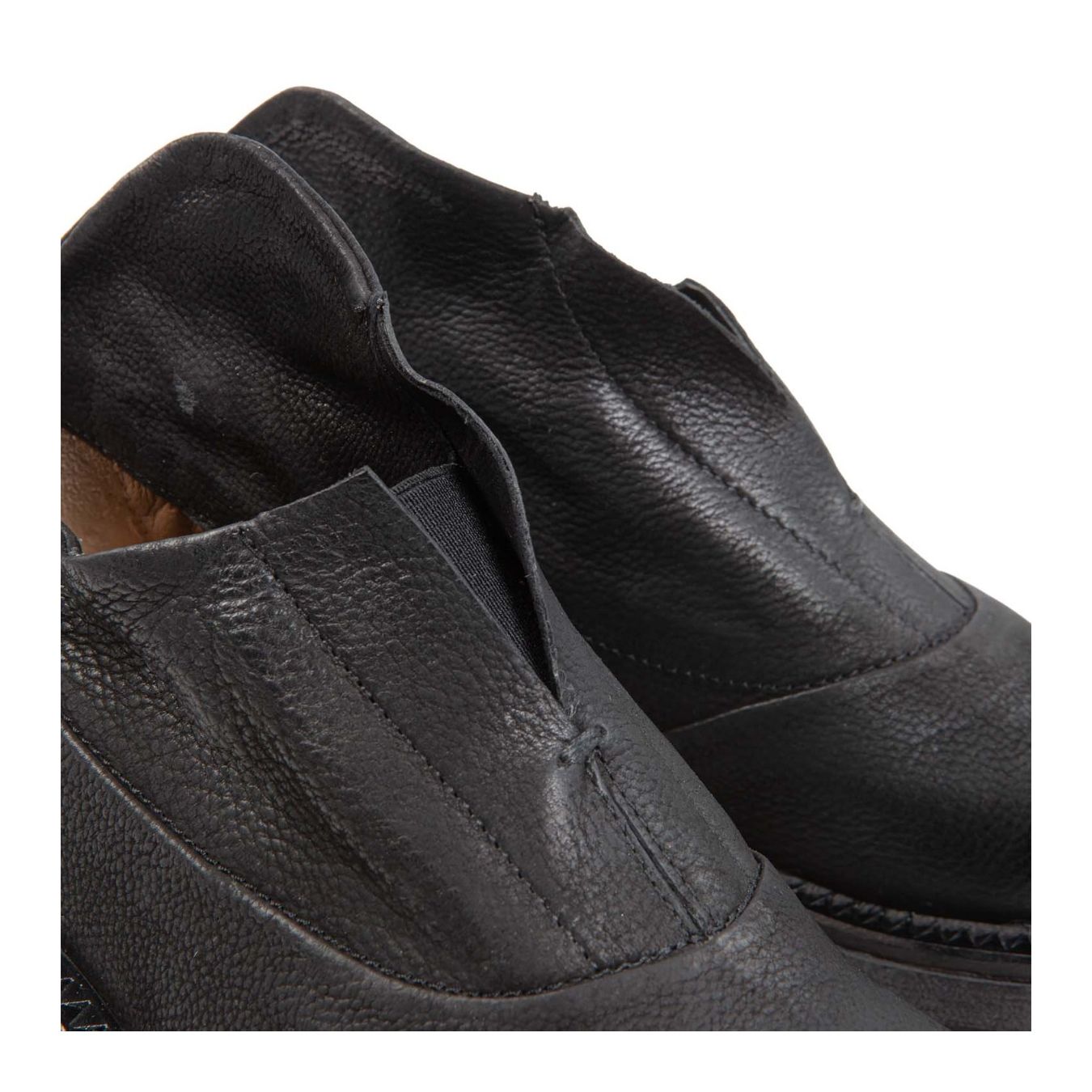 slipon LANE con scollo V in pelle nera as98