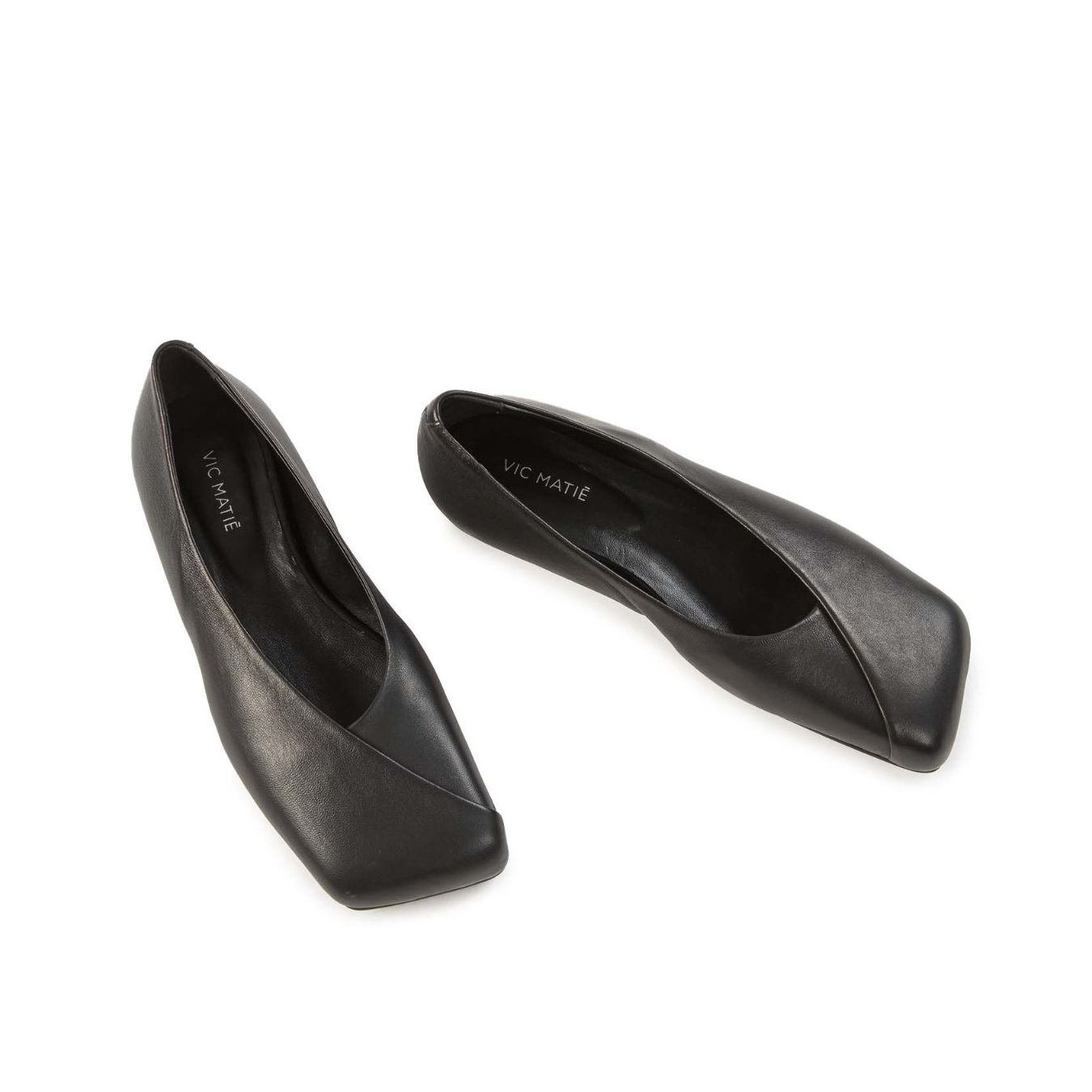 ballerina con punta quadra in pelle nera  sopra