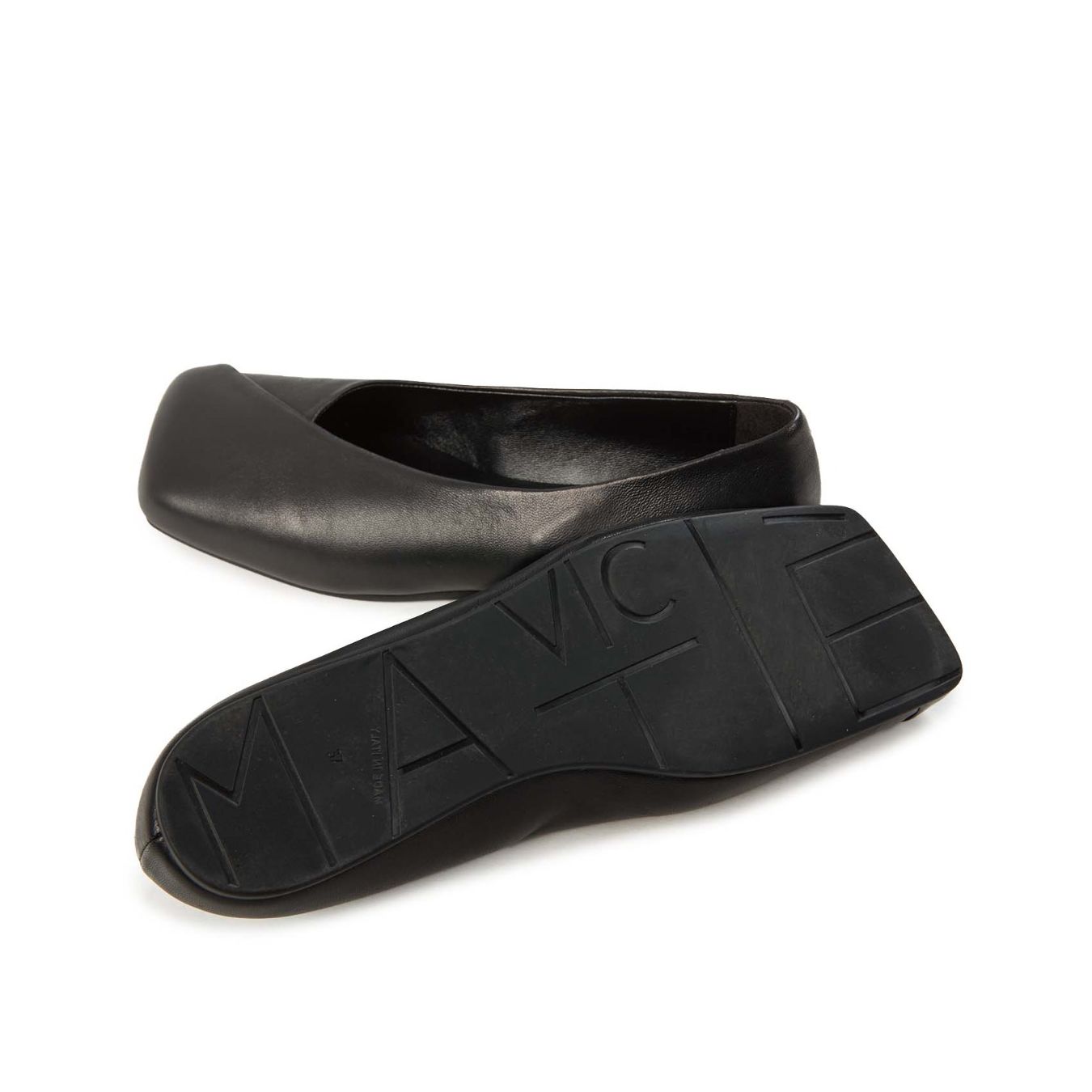 ballerina con punta quadra in pelle nera  suola
