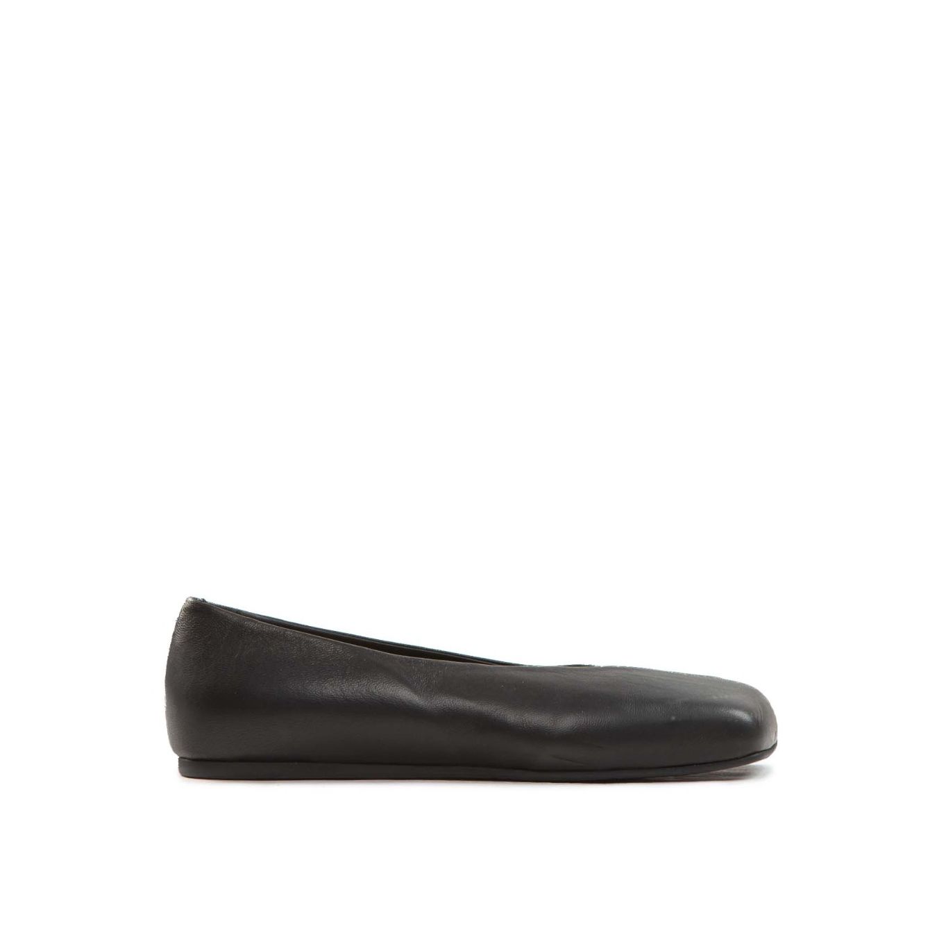 ballerina con punta quadra in pelle nera 