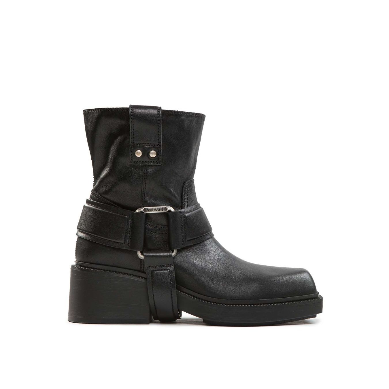 biker con gancio in metallo in pelle nera 