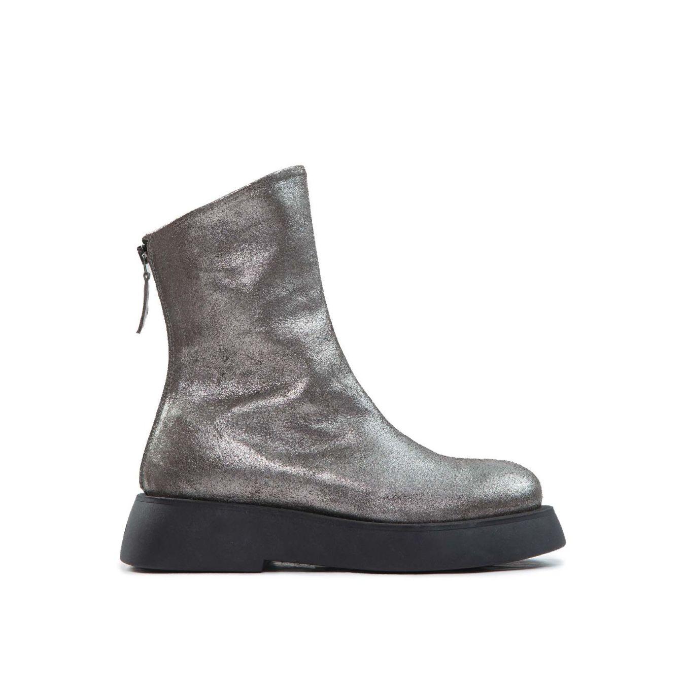 biker in pelle grigio asfalto 