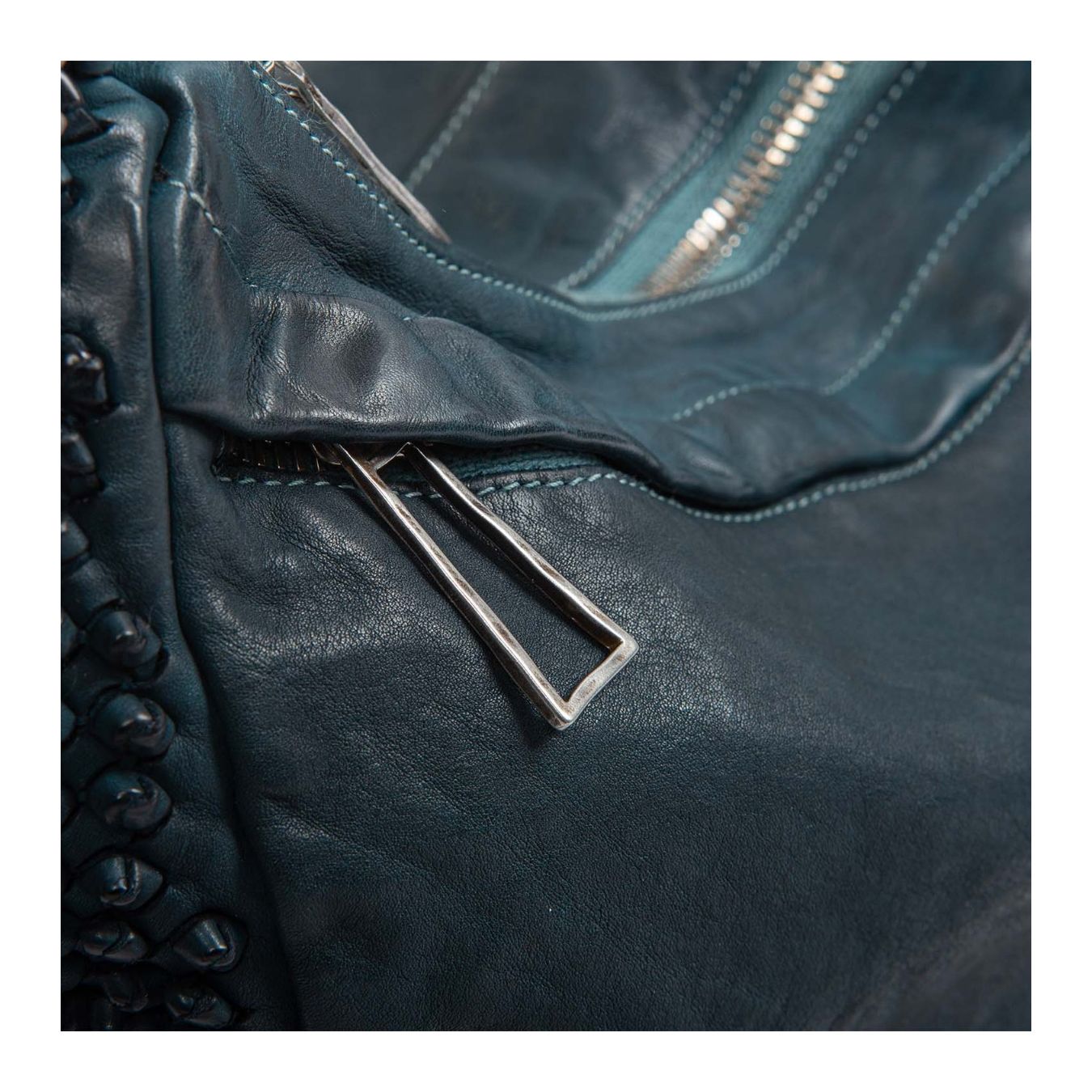 borsa nodi in pelle pavone zip