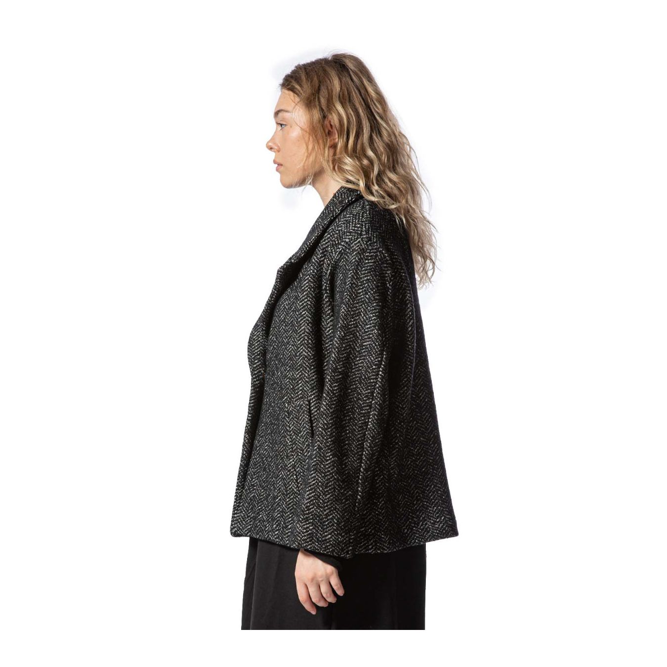 cappotto corto nora in tessuto spinato colore nero