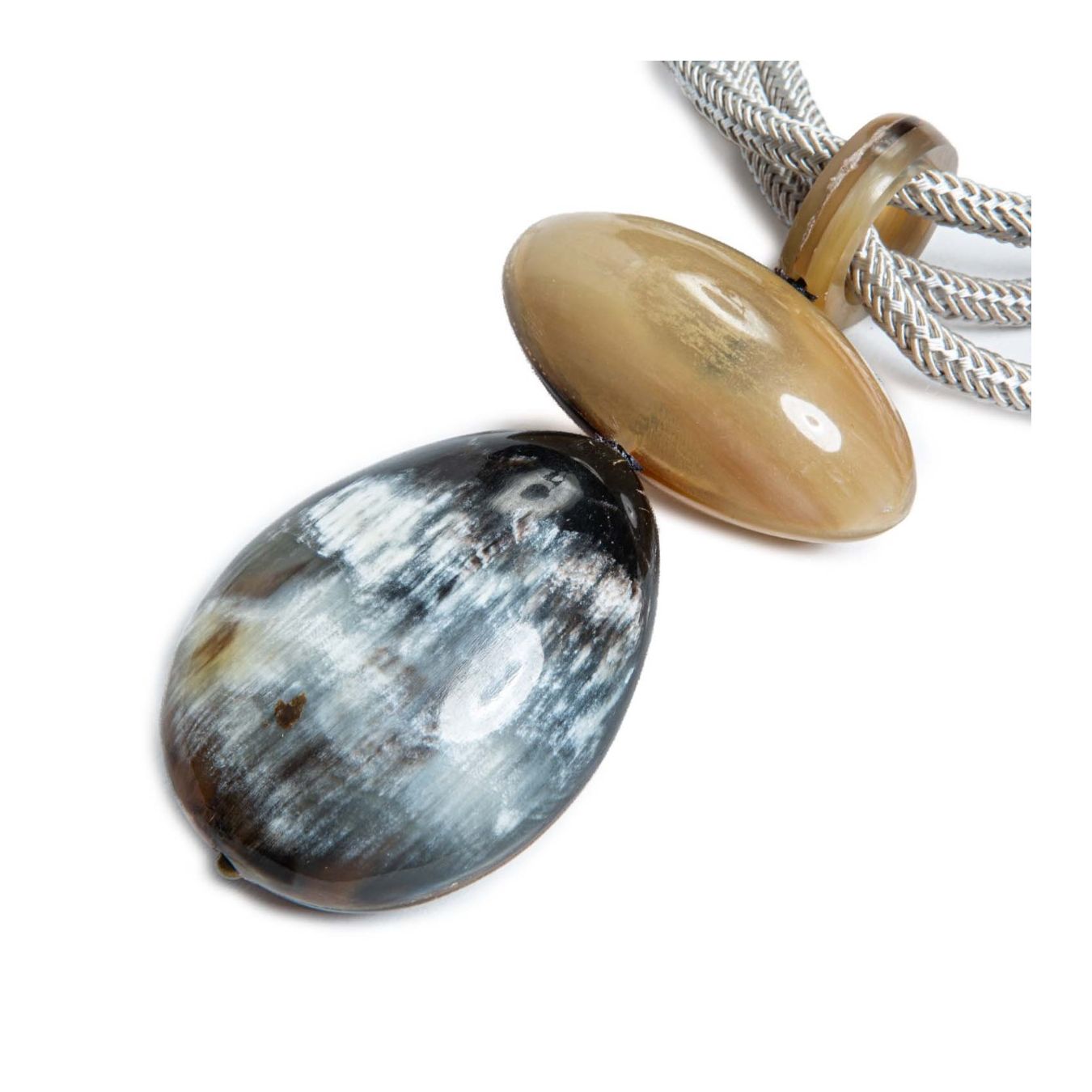collana corda ghiaccio pietra legno sfumata