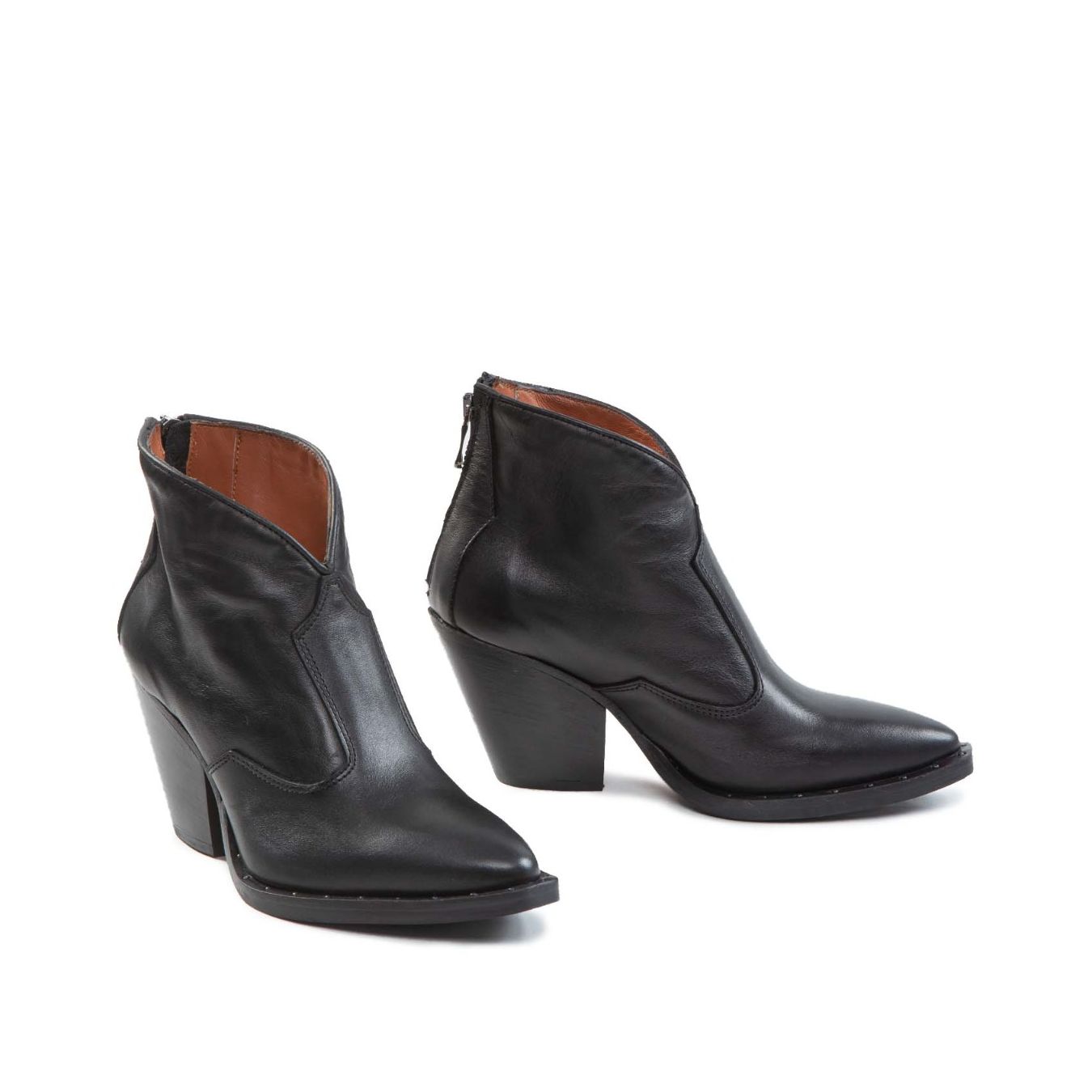 texano con scollo V in pelle nera lato