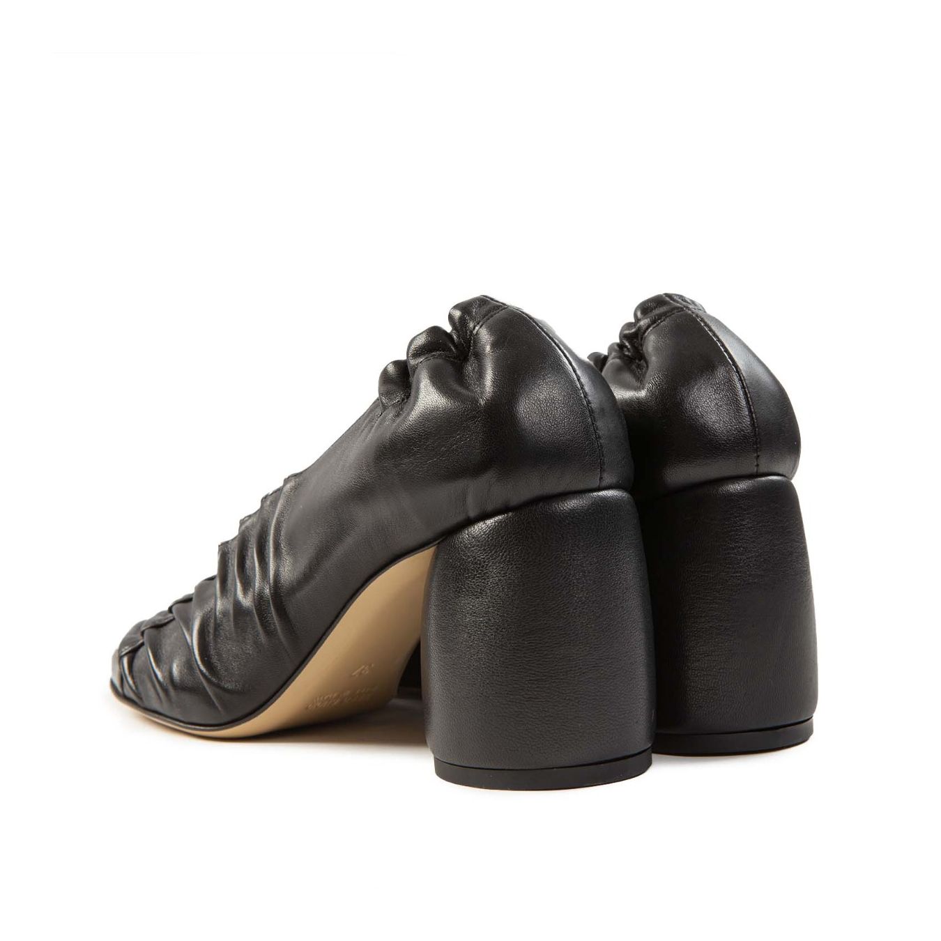 decollete in pelle nera tacco