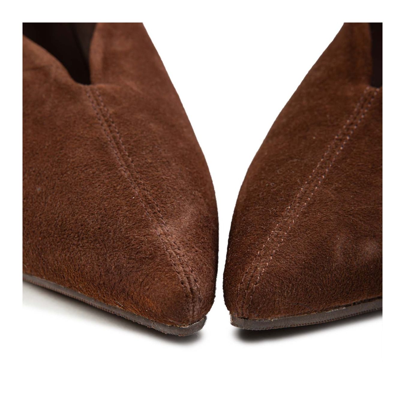 decollete SCOLLO V in camoscio marrone punta