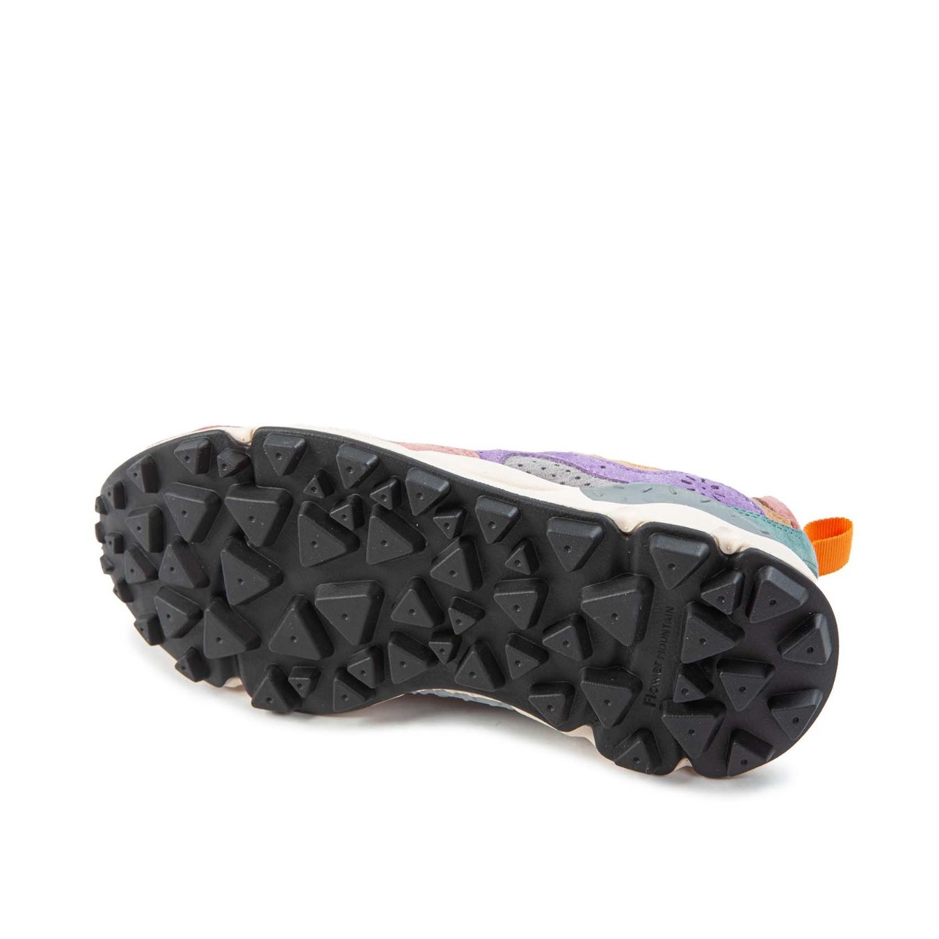sneakers YAMANO con inserti fucsia sotto