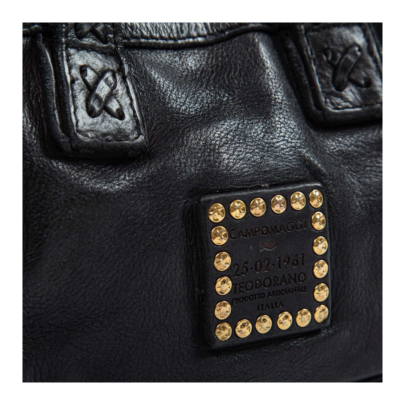 shopper piccola con intreccio in pelle nera dietro