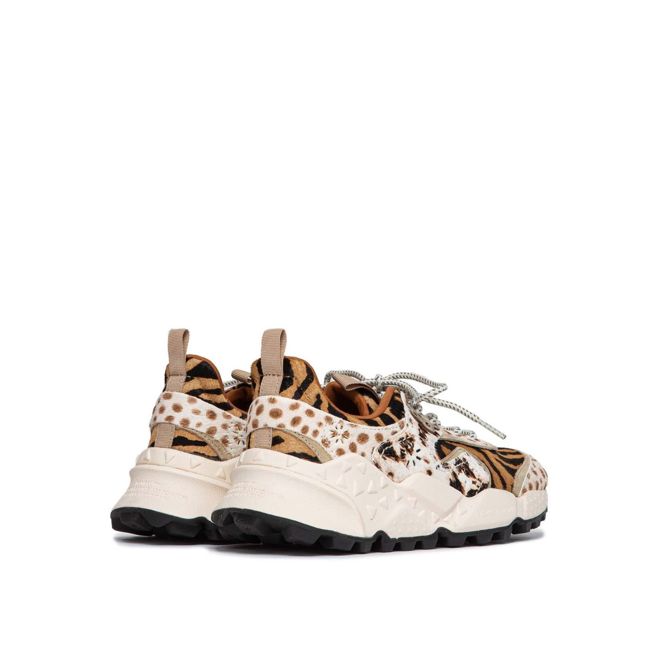 sneaker con lacci