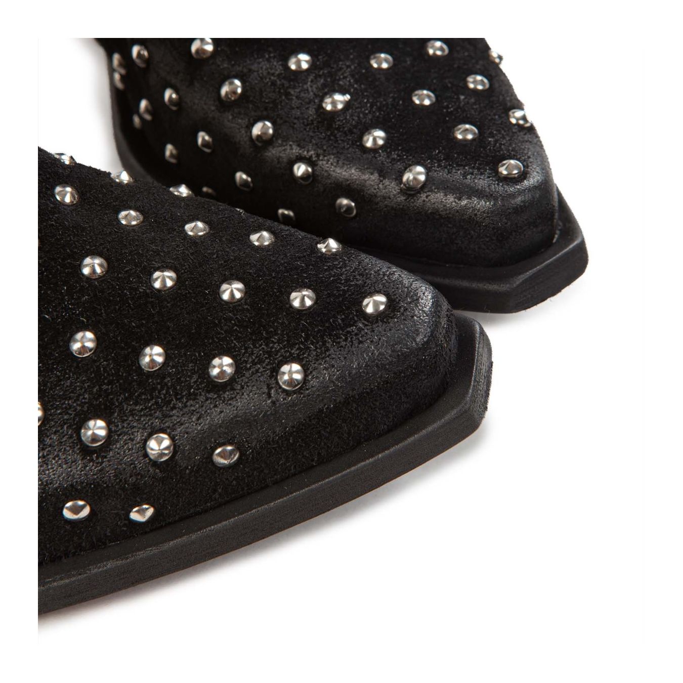 camperos borchie in camoscio nero punta