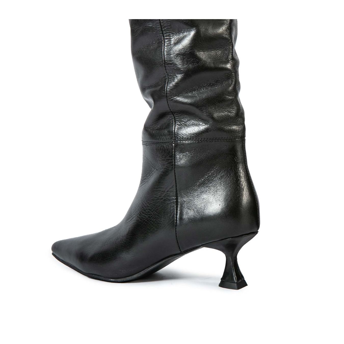 stivali tacco rocchetto in pelle nera  tacco