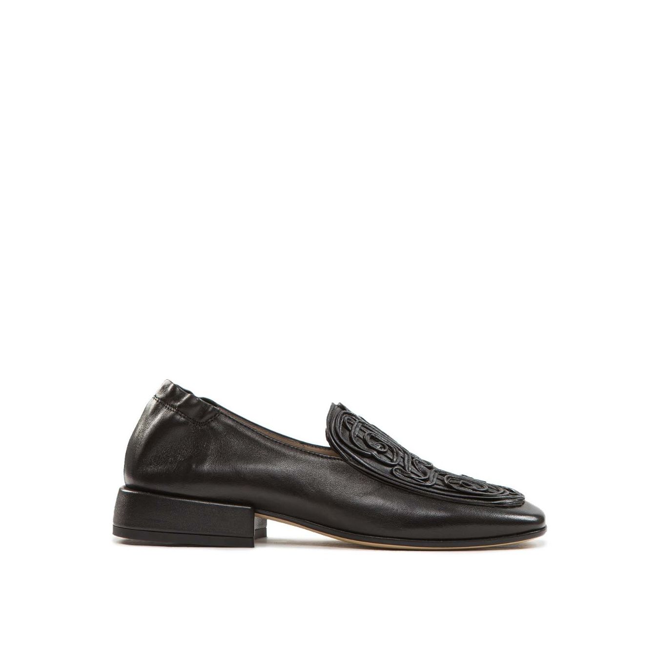 mocassini con ricamo in pelle nera 