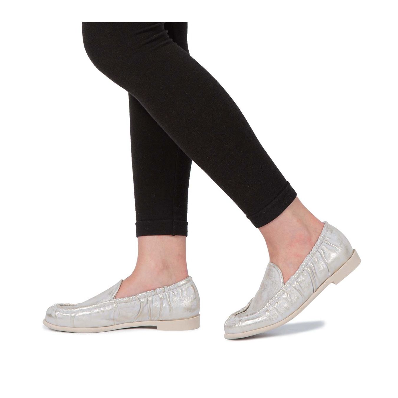 mocassino milly pelle laminata indossato