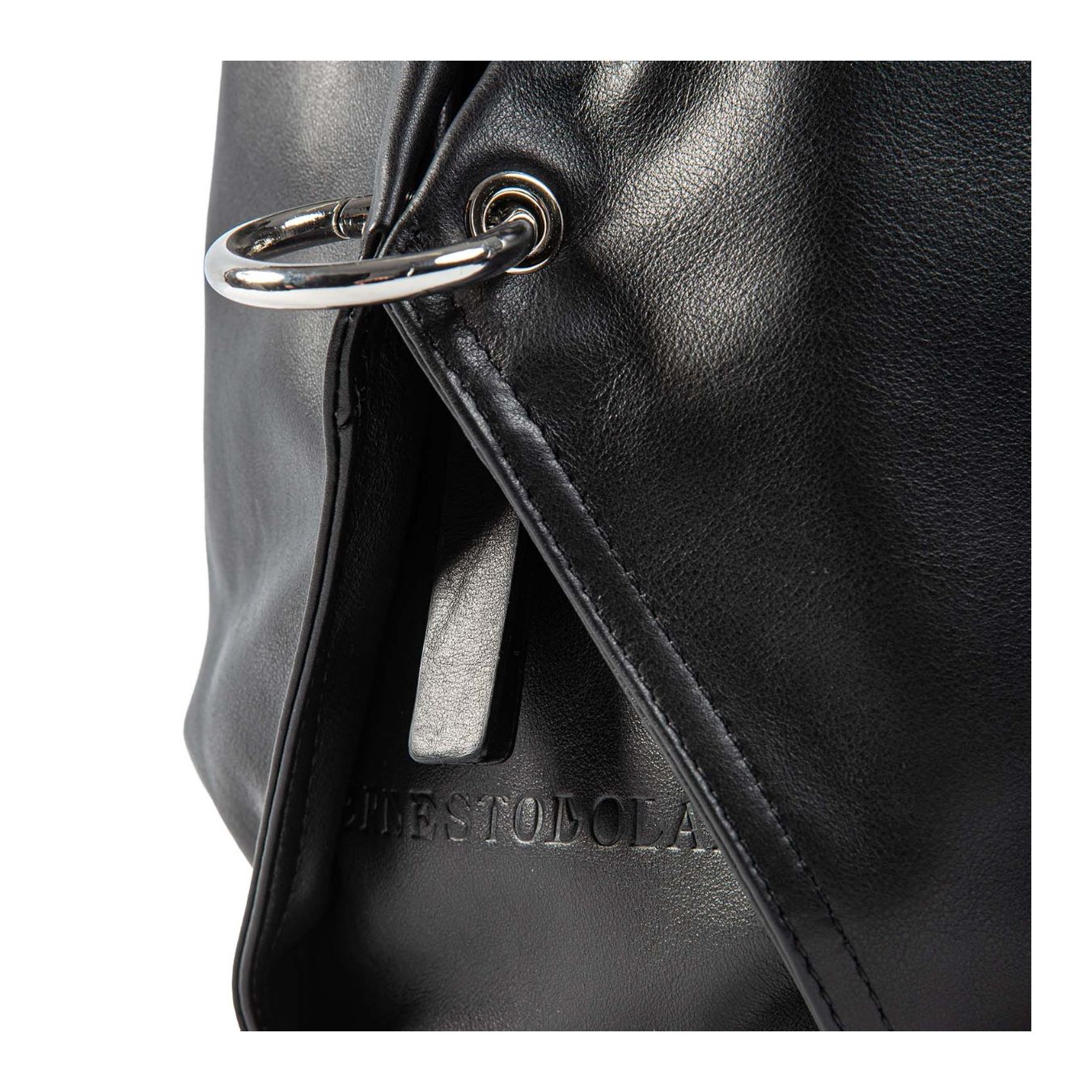 monospalla AMANDA in pelle nera logo