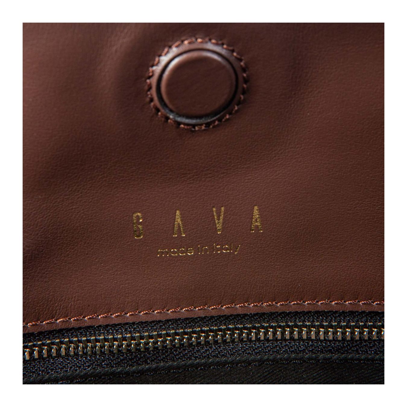 gava monospalla OPHELIA in camoscio ebano  logo interno