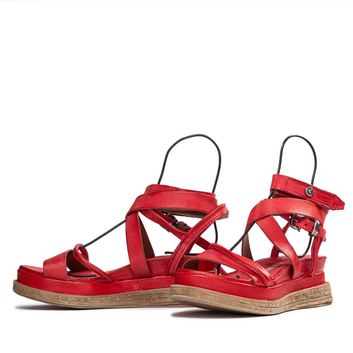 sandalo rosso da donna