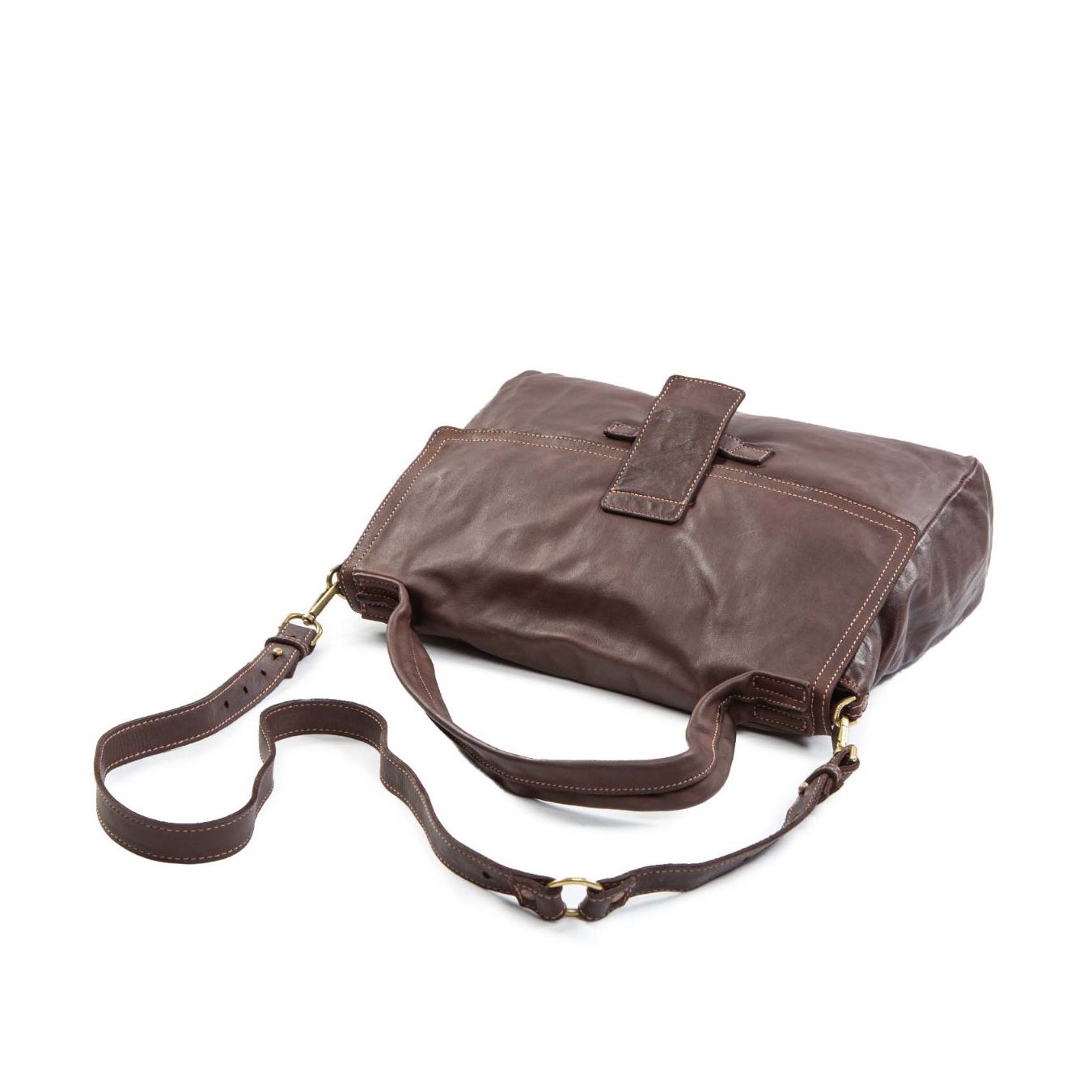 borsa con patta in pelle testa di moro sopra