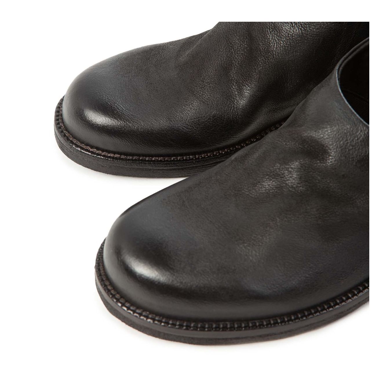 slipon in pelle nera  punta
