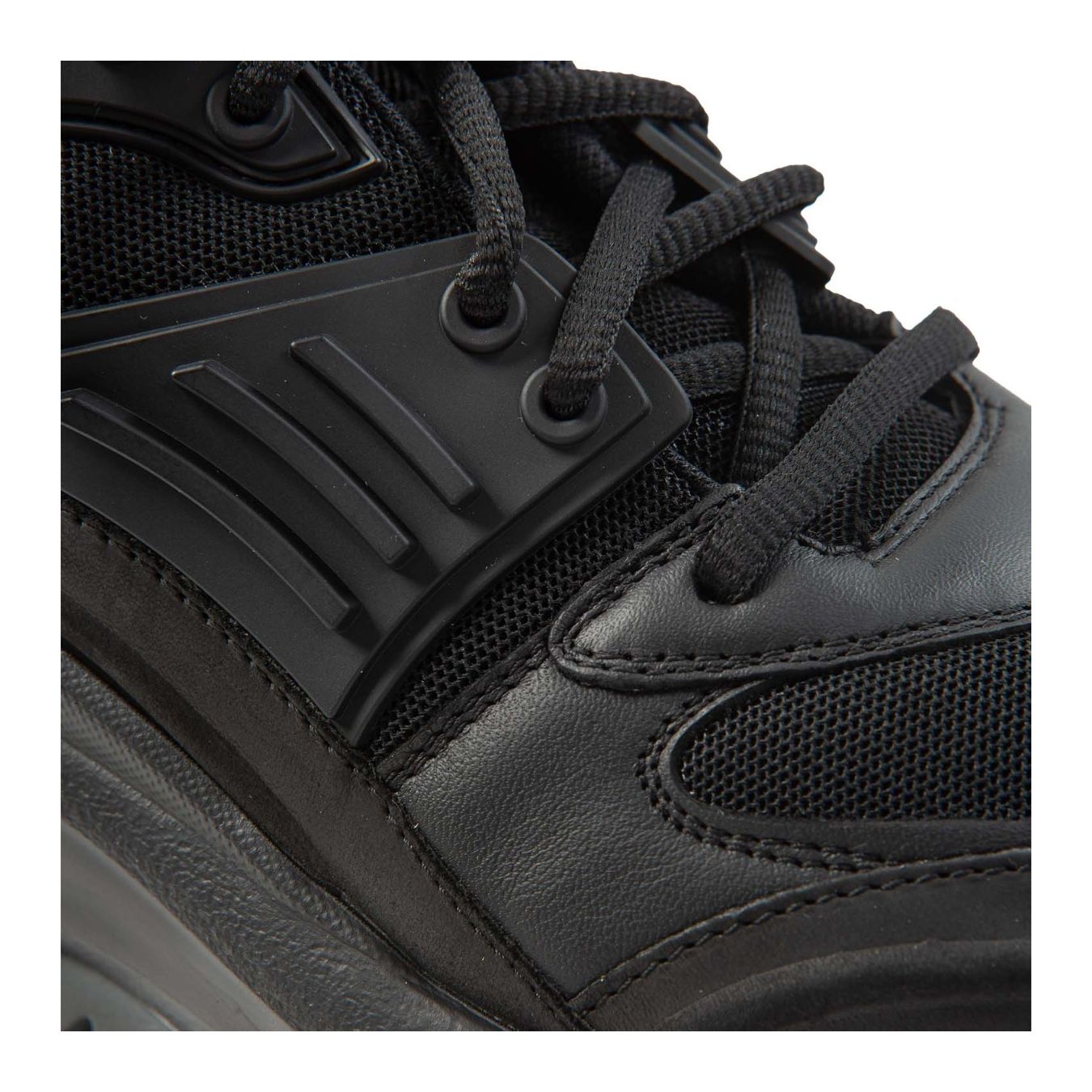 sneakers con carrarmato in pelle nera 