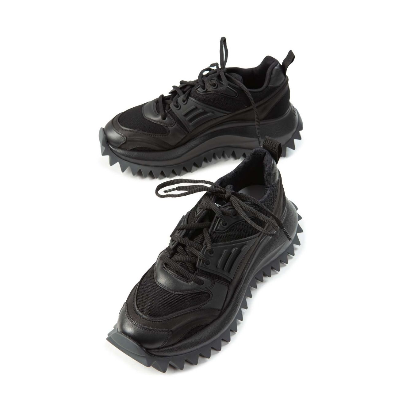 sneakers con carrarmato in pelle nera  sopra