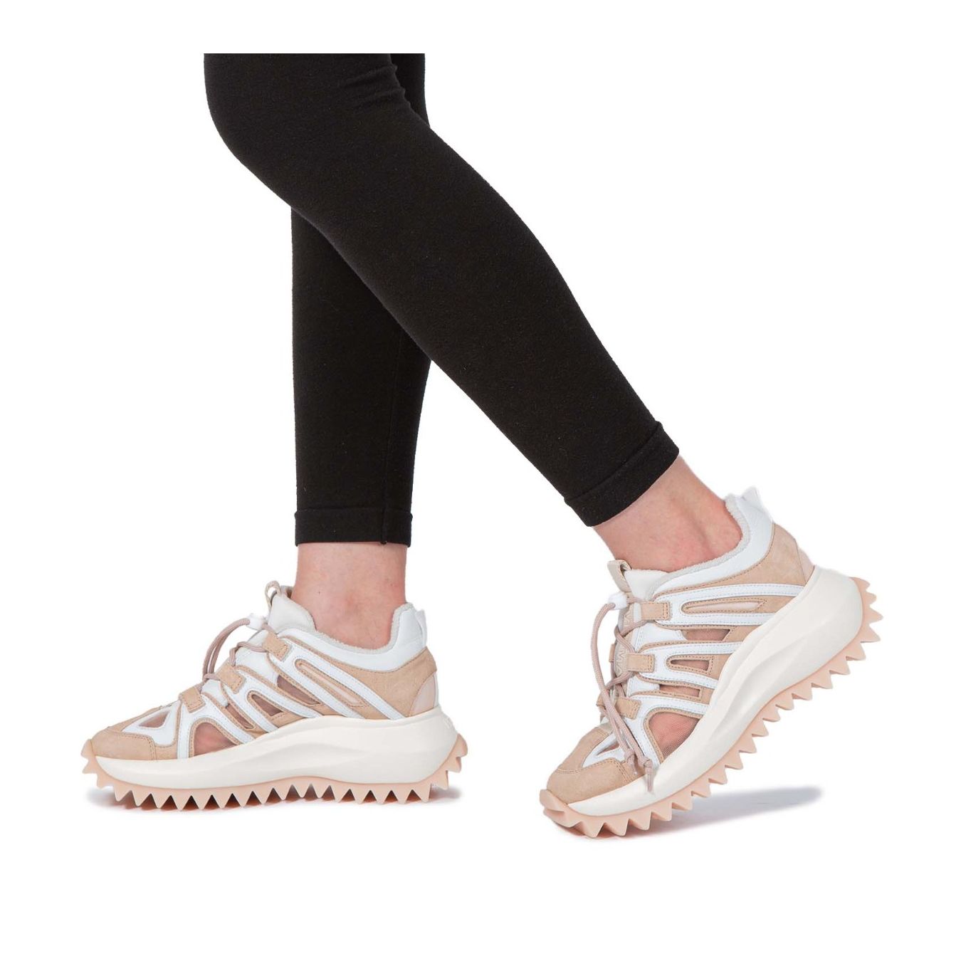 vic matiè sneakers in pelle cipria indossate
