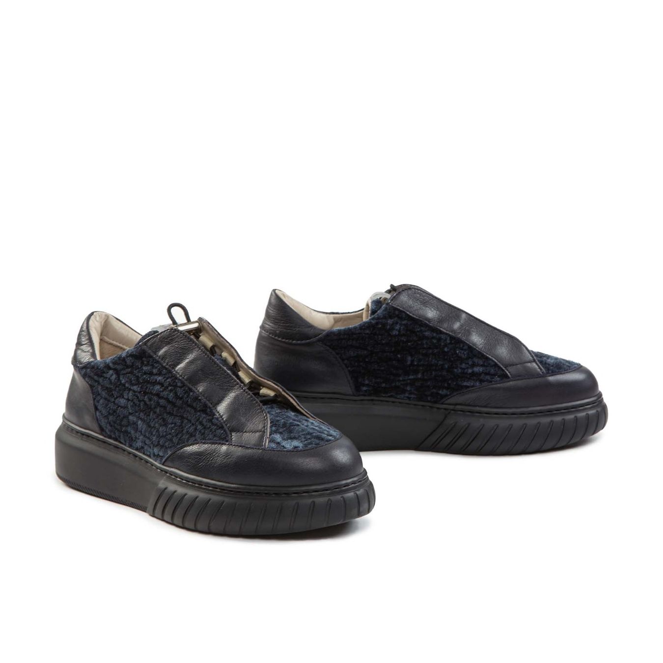 sneakers IVOR in suede blu lato