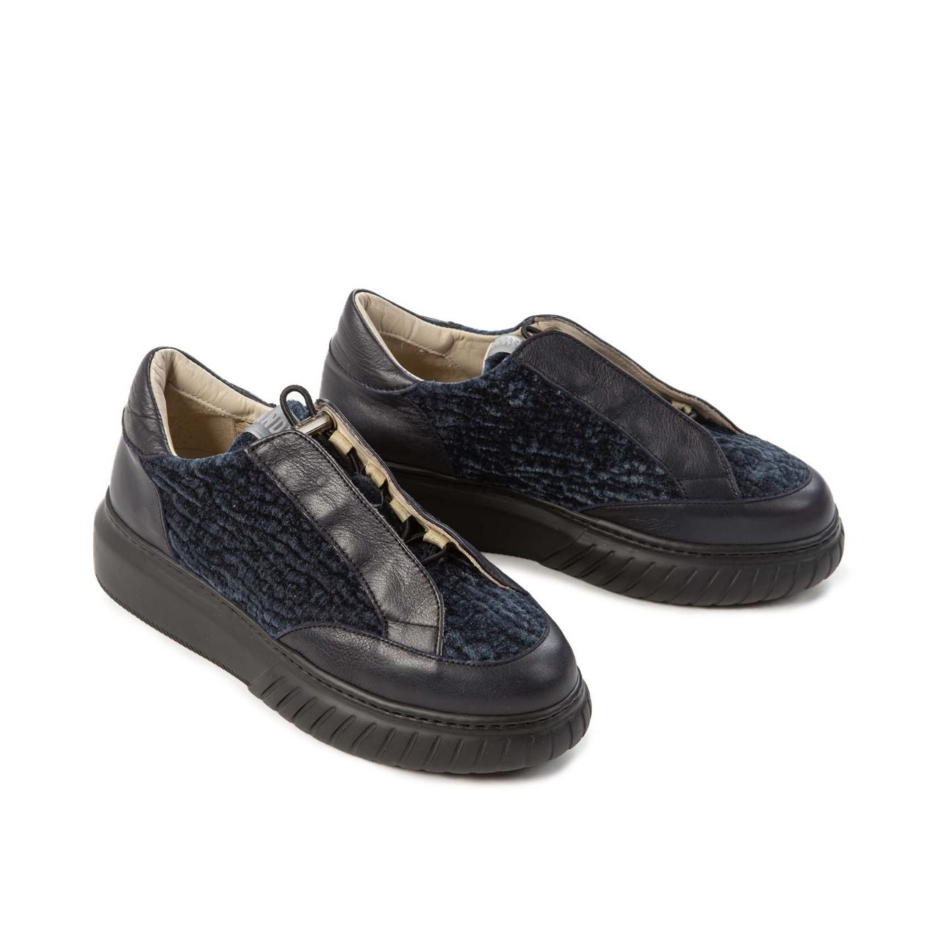 sneakers IVOR in suede blu sopra