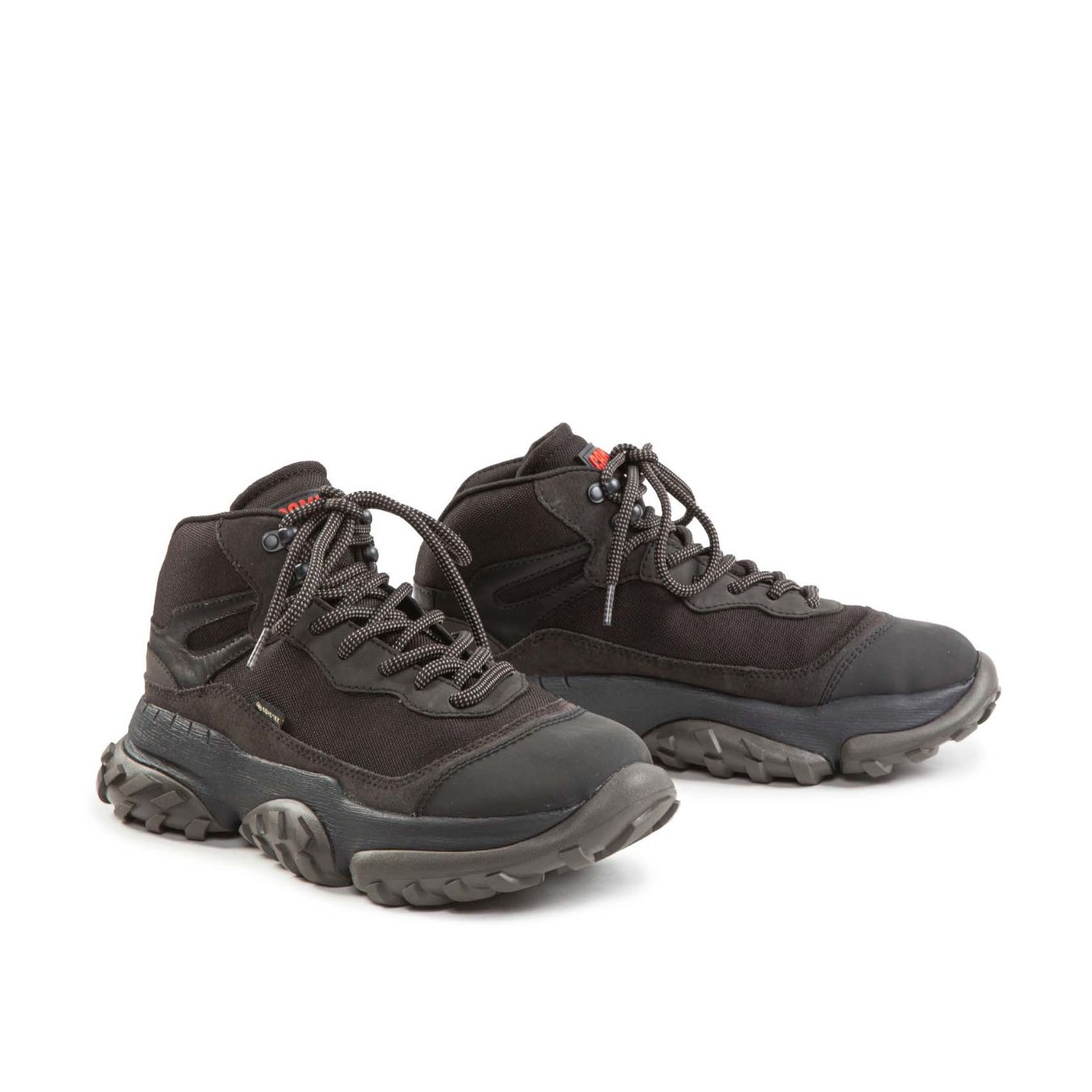 sneakers karst nere lato