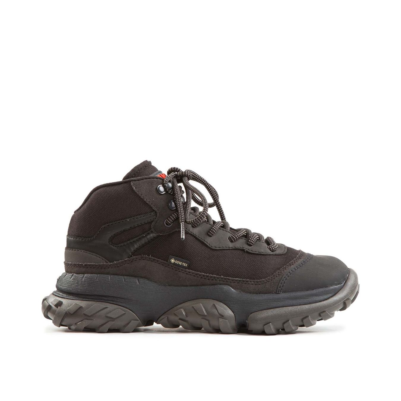 sneakers karst nere