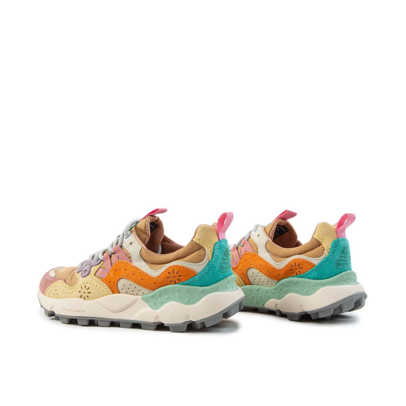 sneakers YAMANO con inserti arancioni profilo