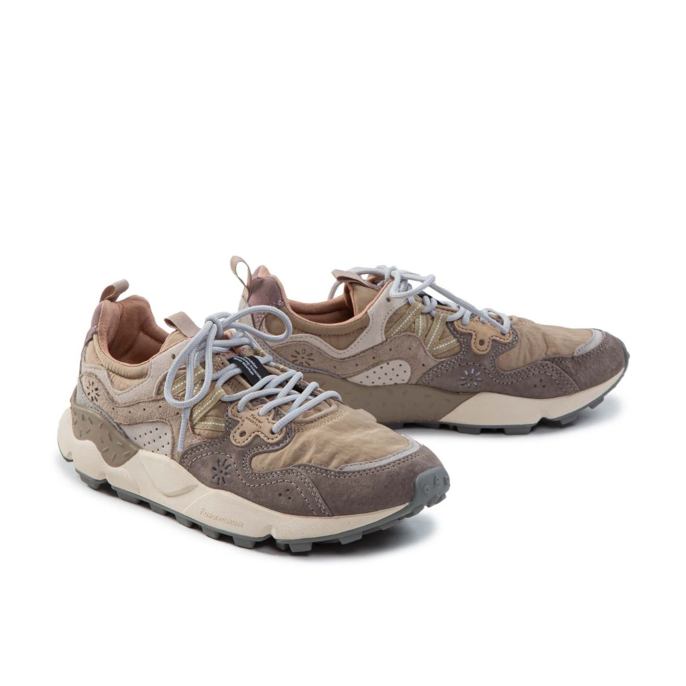 sneakers YAMANO con inserti in camoscio grigio  lato