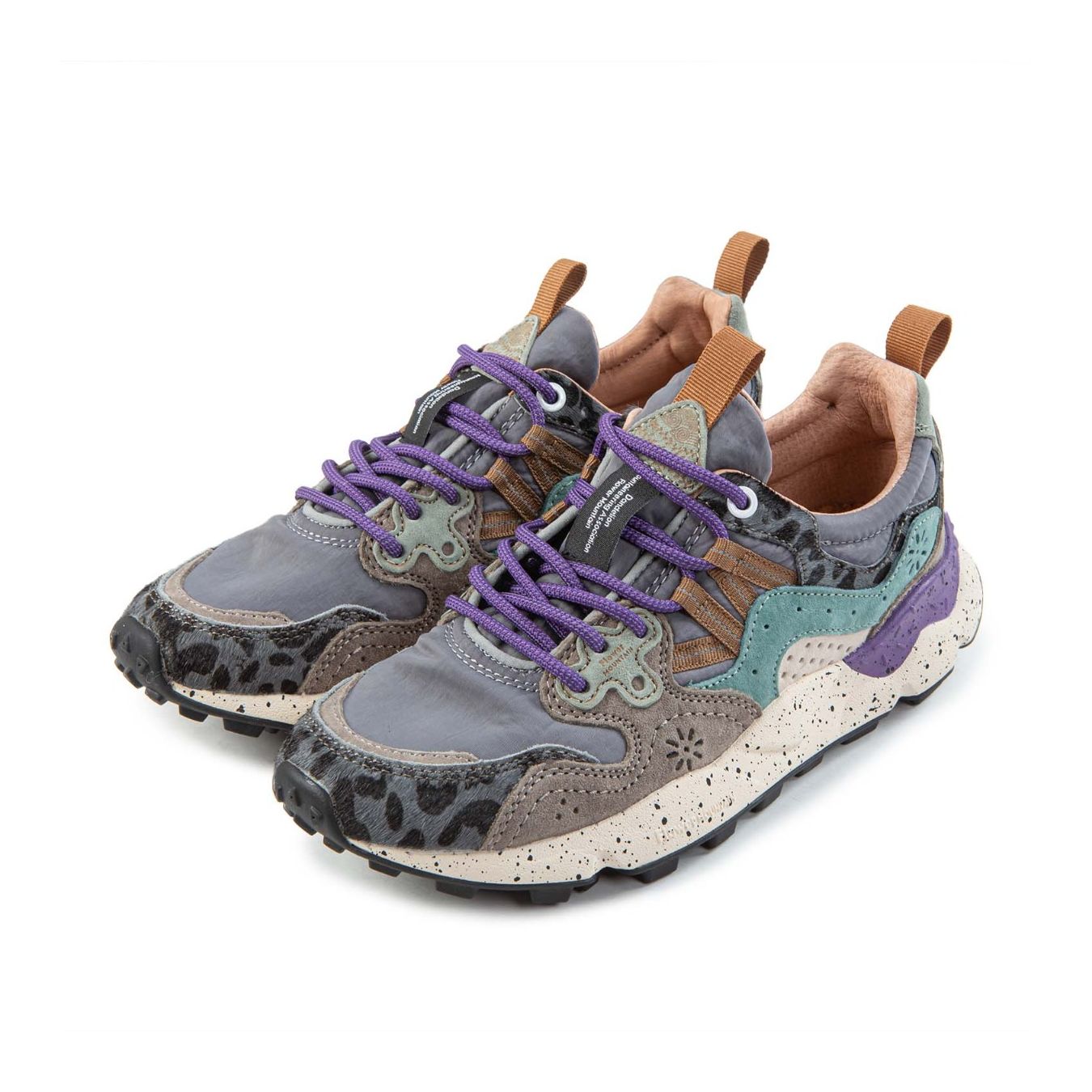 sneakers YAMANO con inserti grigi sopra