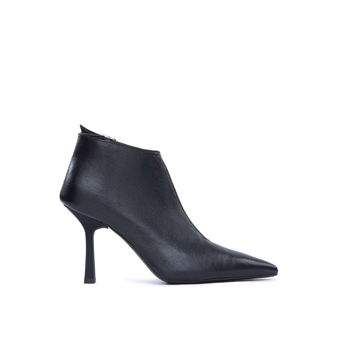 tacco stiletto pelle nera 2023