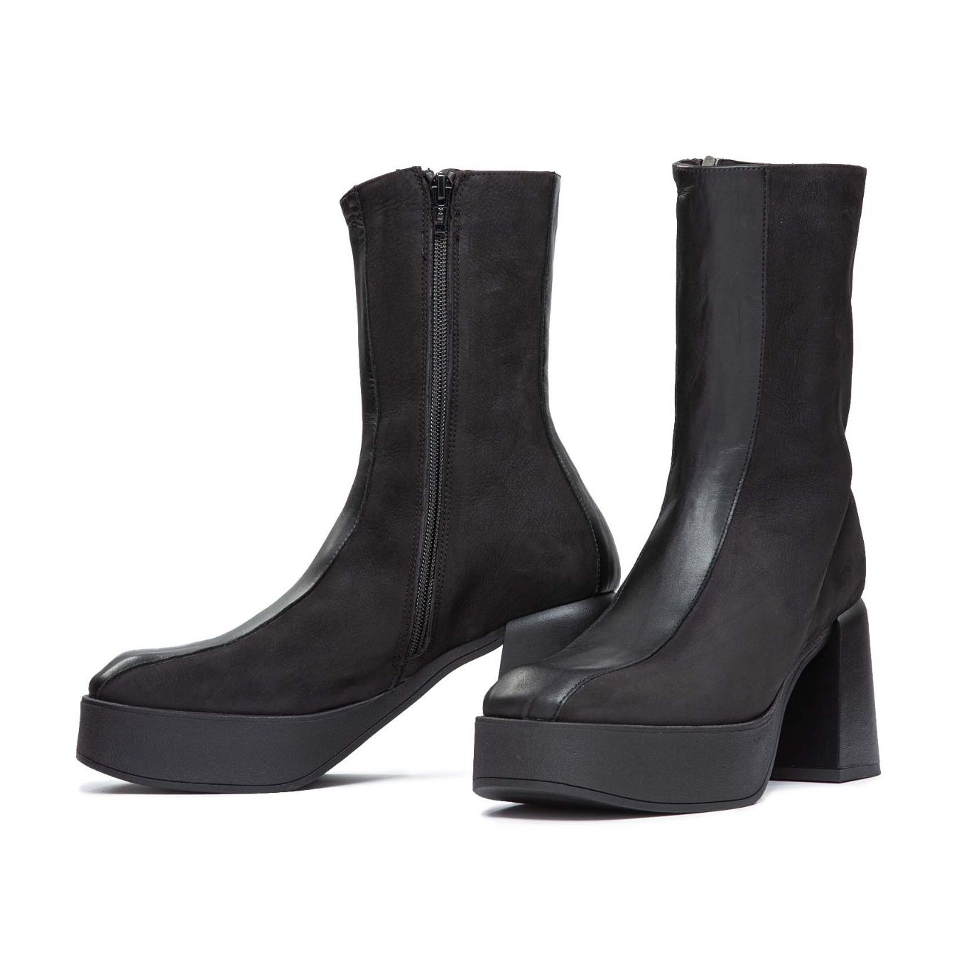 stivaletto con tacco da donna in pelle nera