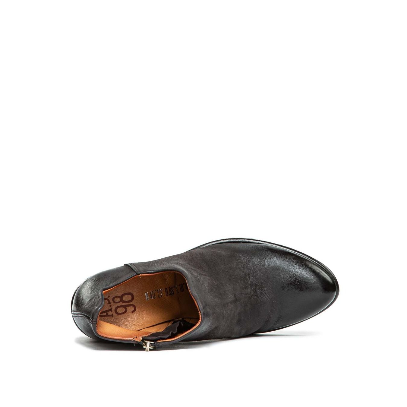 accollato RITHM in pelle nera 